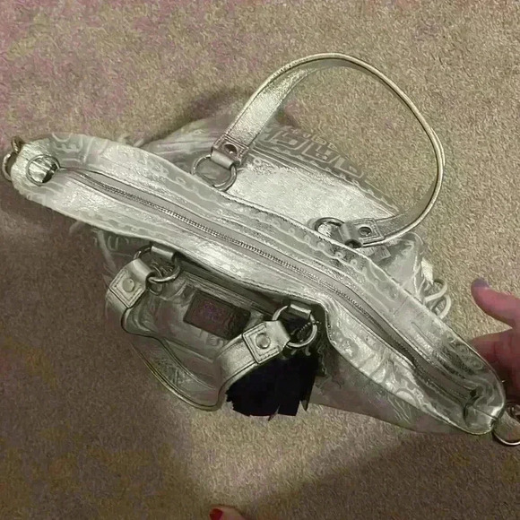 NWOT Metallic Silver Rare Poppy Vintage Y2K Coach Bag Great for Travel - Picture 8 of 14